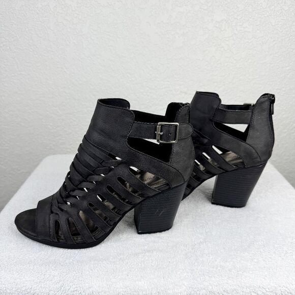 Maurices Black Waffle Cut Out Heeled Peep Toe Zip Buckle Sandals Size 9.5 - Picture 3 of 5